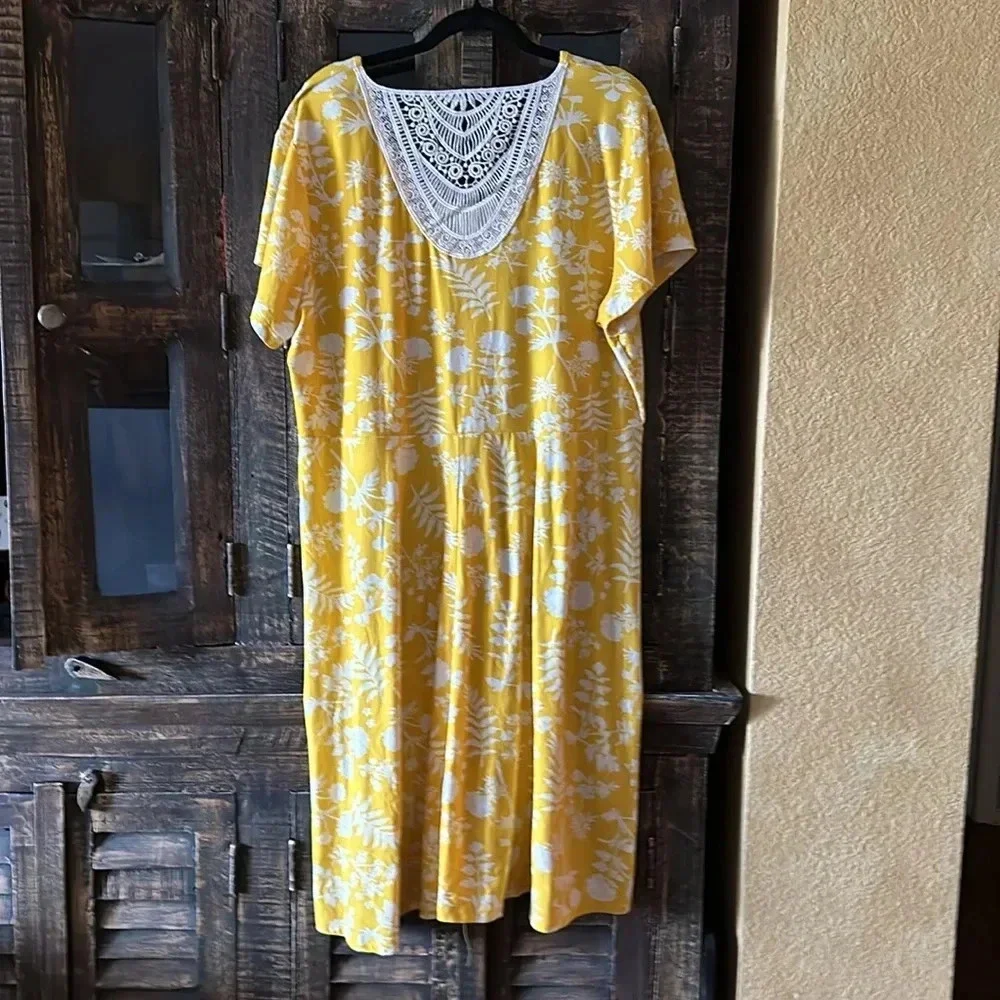Bobbie Brooks Short Sleeve Lace-Back Floral Print Shift Sun-Dress - 1X - Picture 3 of 4